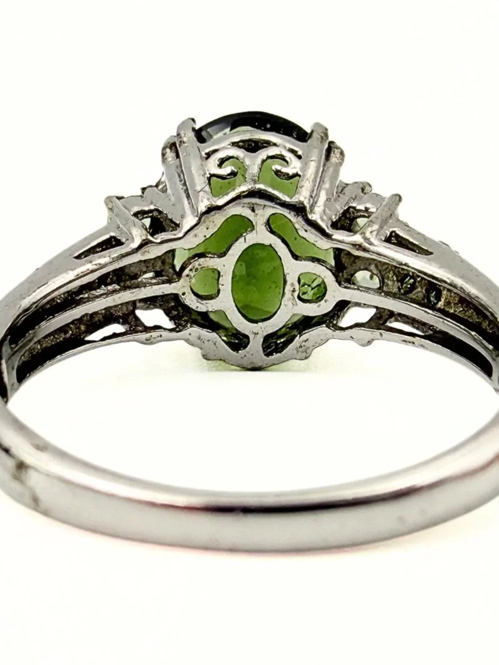 Contemporary Marked Sterling Silver Green Oval Faceted Glass Cocktail Ring Sz 8